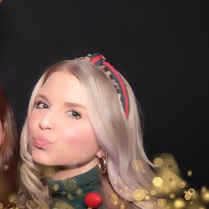 Meet your Posher, Delaney